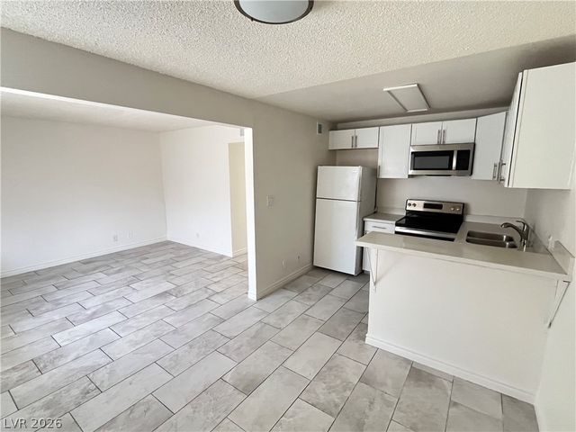 212 Orland Street 28, Las Vegas, NV 89107