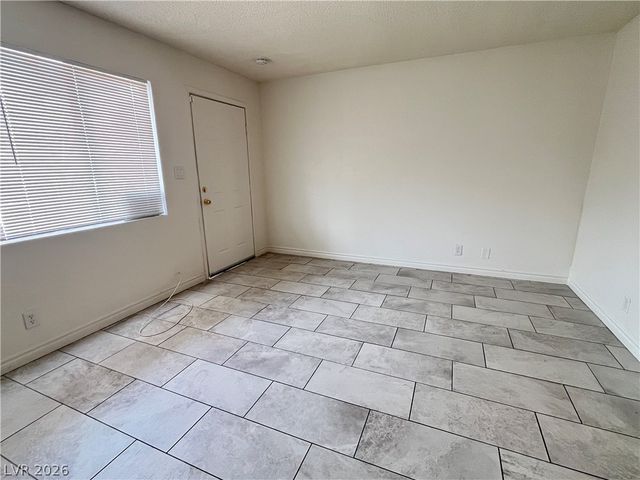212 Orland Street 28, Las Vegas, NV 89107