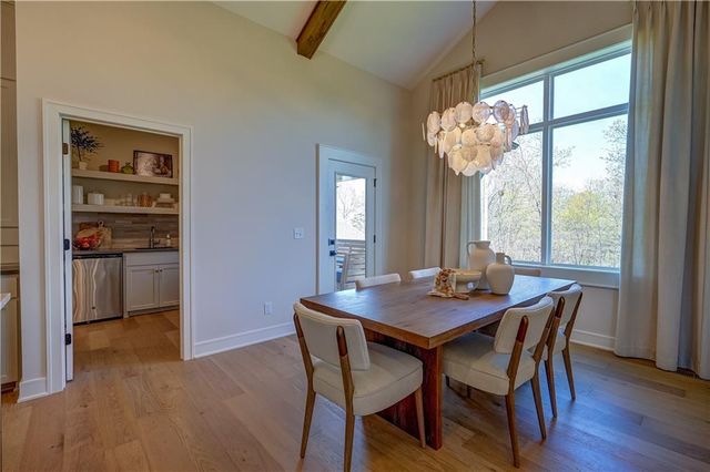 2 Sequoyah Point, Lake Winnebago, MO 64034