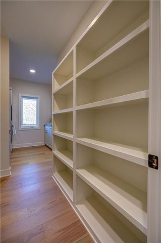 2 Sequoyah Point, Lake Winnebago, MO 64034