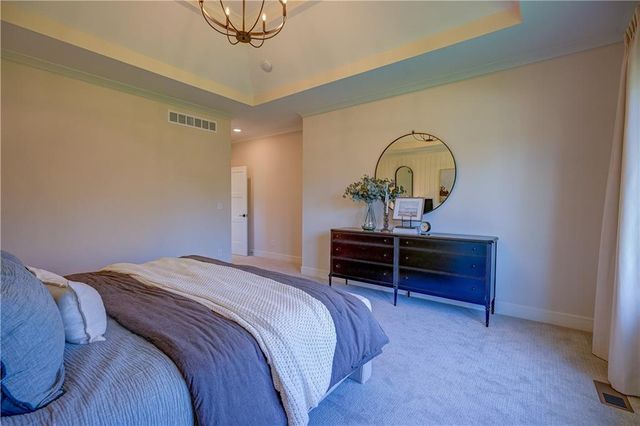 2 Sequoyah Point, Lake Winnebago, MO 64034