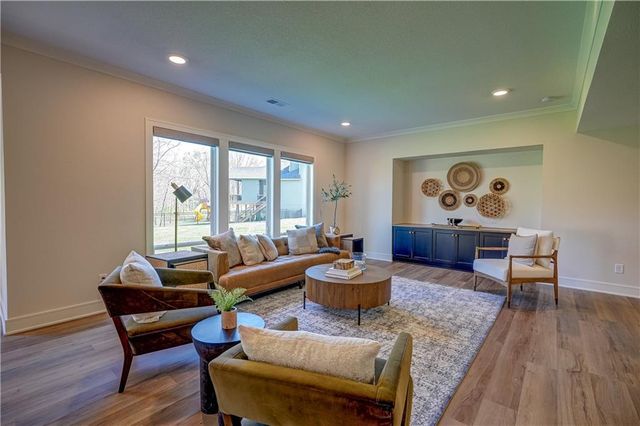 2 Sequoyah Point, Lake Winnebago, MO 64034