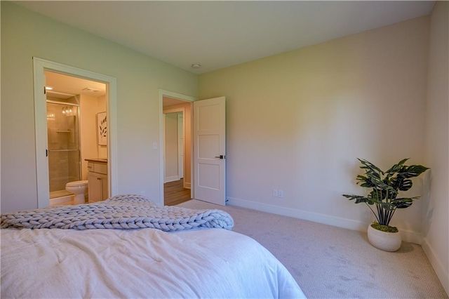 2 Sequoyah Point, Lake Winnebago, MO 64034