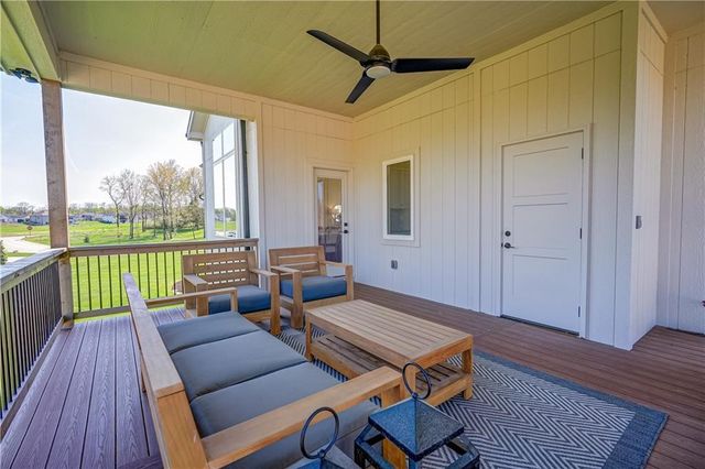 2 Sequoyah Point, Lake Winnebago, MO 64034