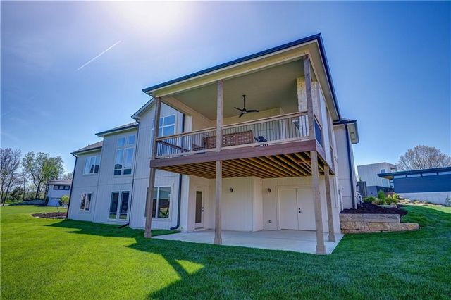 2 Sequoyah Point, Lake Winnebago, MO 64034