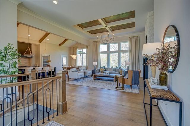 2 Sequoyah Point, Lake Winnebago, MO 64034