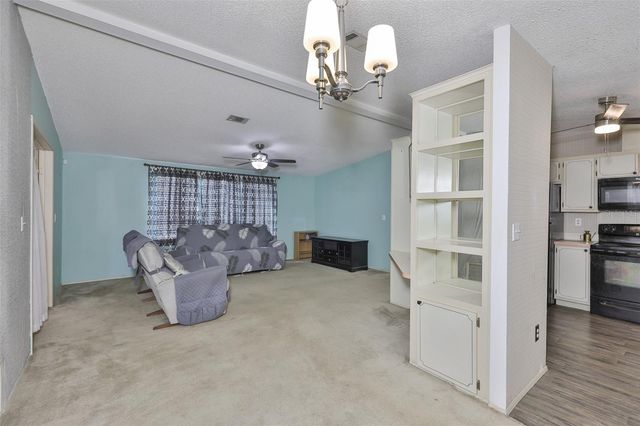 38992 STAPLEY CIRCLE, Zephyrhills, FL 33540