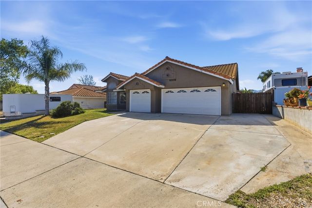 16488 Mountain Street, Lake Elsinore, CA 92530