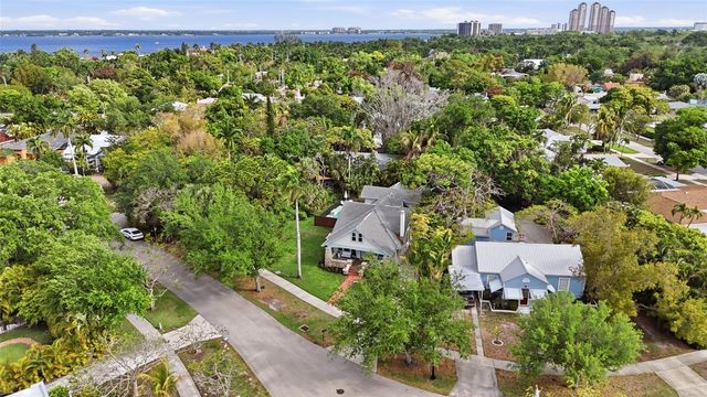 1473 BARCELONA AVENUE, Fort Myers, FL 33901