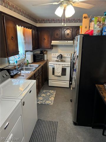 78 Magnolia Drive, New Cumberland, WV 26047