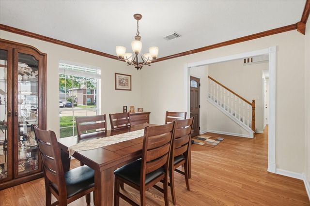 1102 Glenmeadows Drive, La Porte, TX 77571