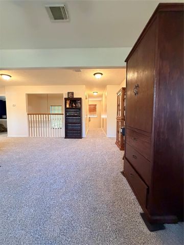 1102 Glenmeadows Drive, La Porte, TX 77571