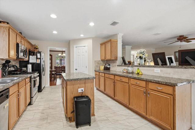 1102 Glenmeadows Drive, La Porte, TX 77571