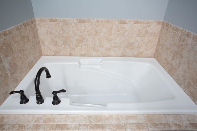 111 VILLA VIEW DR, Staunton, VA 22401