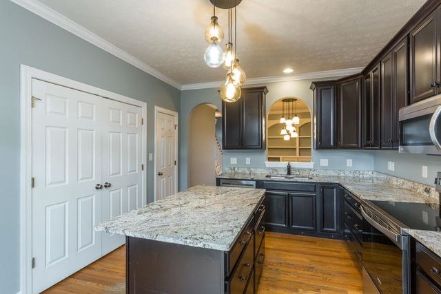 111 VILLA VIEW DR, Staunton, VA 22401