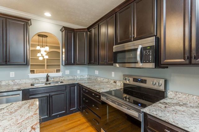 111 VILLA VIEW DR, Staunton, VA 22401