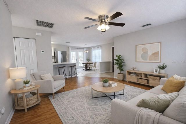 21 CAYMAN CIRCLE, Umatilla, FL 32784