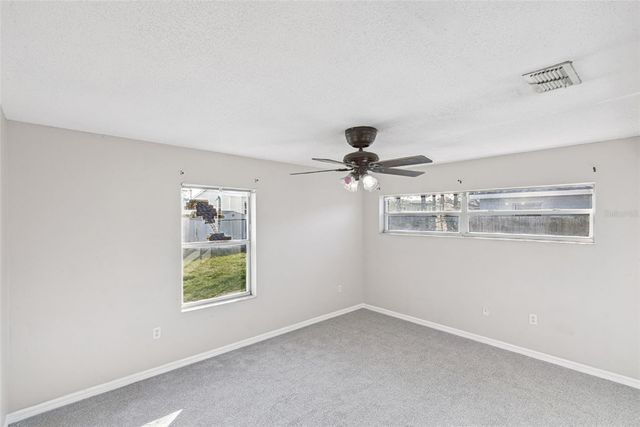 21 CAYMAN CIRCLE, Umatilla, FL 32784