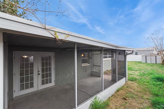 21 CAYMAN CIRCLE, Umatilla, FL 32784