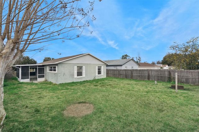 21 CAYMAN CIRCLE, Umatilla, FL 32784