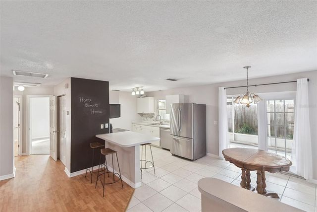 21 CAYMAN CIRCLE, Umatilla, FL 32784