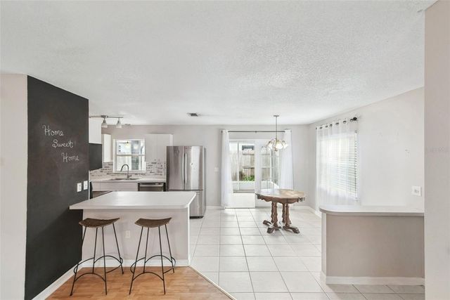 21 CAYMAN CIRCLE, Umatilla, FL 32784