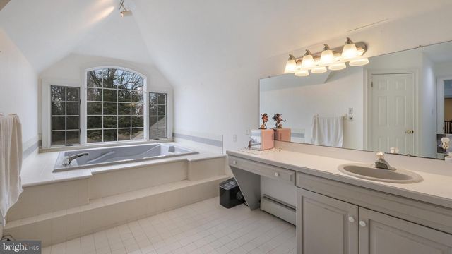 26 BRECKENRIDGE DR, Warminster, PA 18974