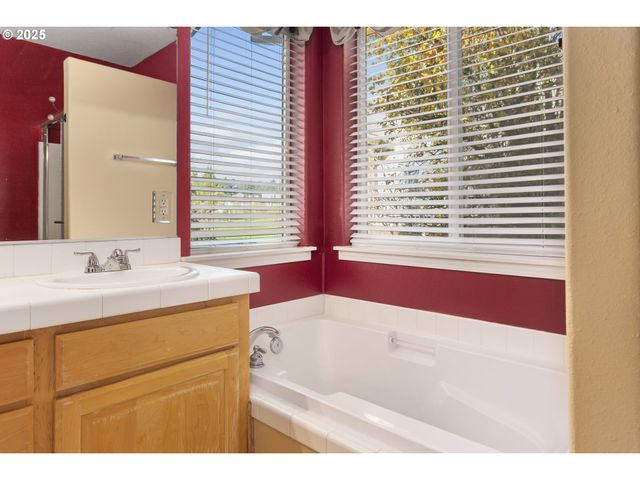 3249 WILD ROSE Loop, West Linn, OR 97068