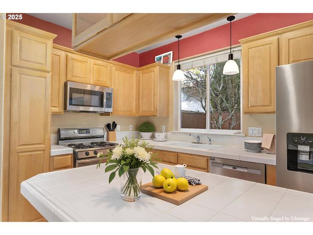 3249 WILD ROSE Loop, West Linn, OR 97068