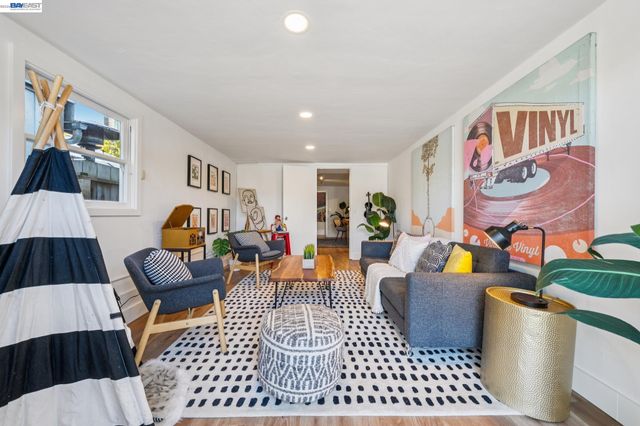 3233 SAN JOSE AVENUE, Alameda, CA 94501