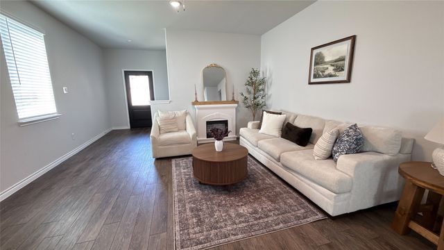 1025 Wind Drift Way, Fort Worth, TX 76131