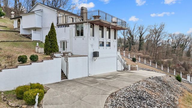 551 W Shadowlawn Drive, Chattanooga, TN 37404