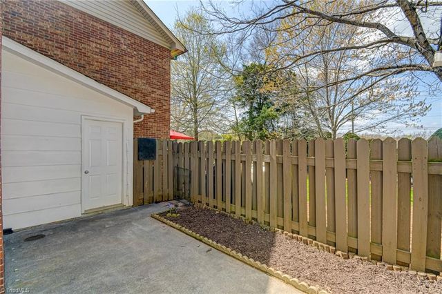 4984 Chrisfield Lane, Winston-salem, NC 27104