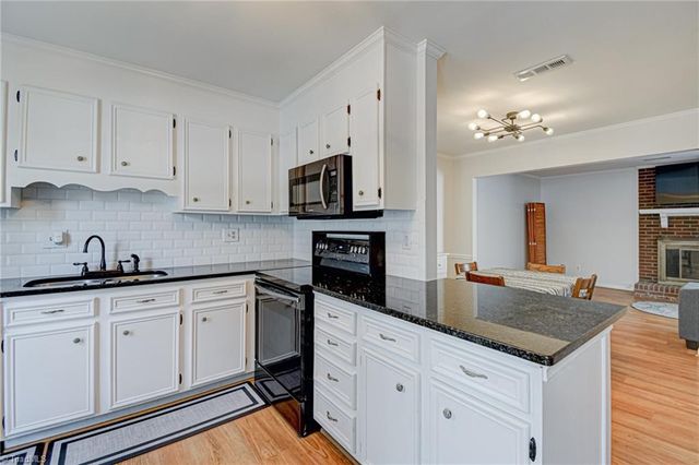 4984 Chrisfield Lane, Winston-salem, NC 27104