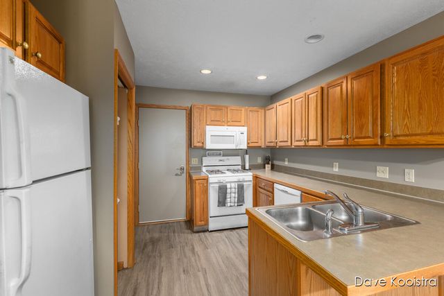 6084 Crystal Drive, Allendale, MI 49401