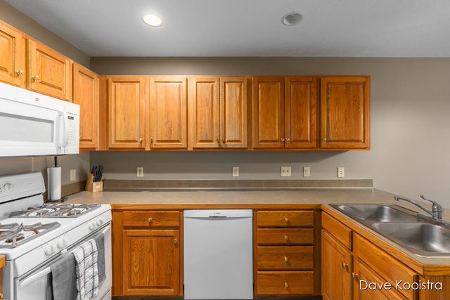 6084 Crystal Drive, Allendale, MI 49401