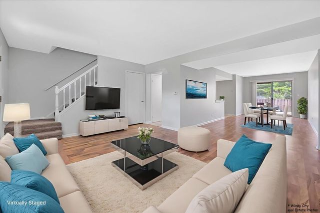 936 Cardiff Court, Schaumburg, IL 60194