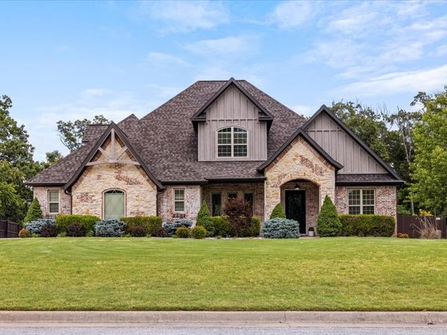 1410 Le Chesnay Drive, Centerton, AR 72719