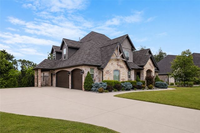 1410 Le Chesnay Drive, Centerton, AR 72719