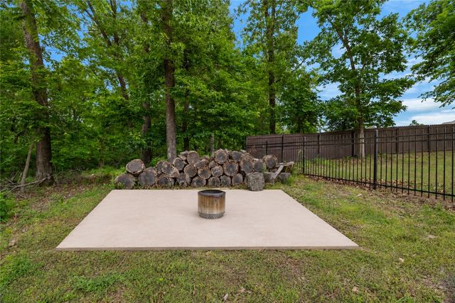 1410 Le Chesnay Drive, Centerton, AR 72719