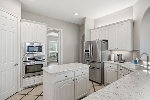 3326 Castlewood Boulevard, Highland Village, TX 75077