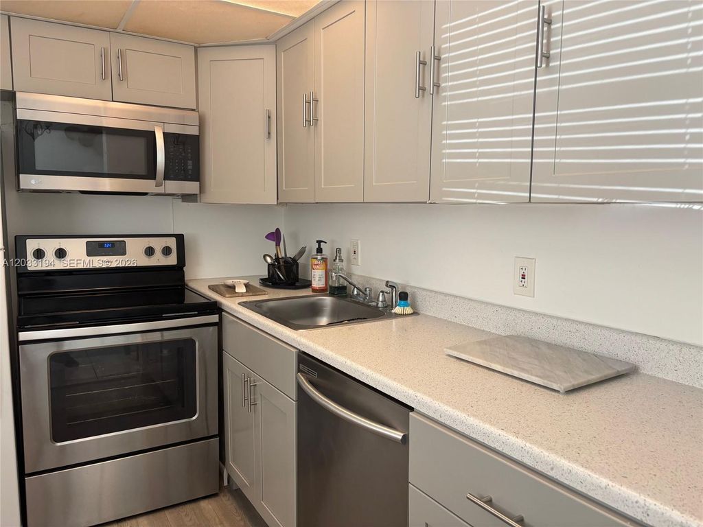 2790 NE 201st Ter H101, Aventura, FL 33180