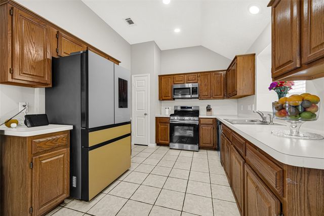 8607 Wood Drift Court, La Porte, TX 77571