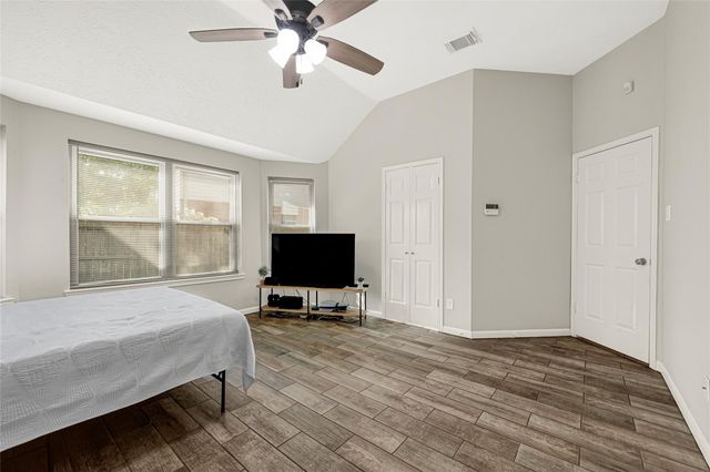 8607 Wood Drift Court, La Porte, TX 77571