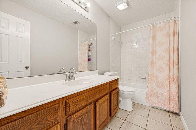 8607 Wood Drift Court, La Porte, TX 77571