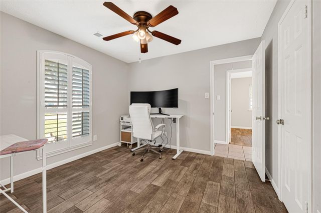 8607 Wood Drift Court, La Porte, TX 77571