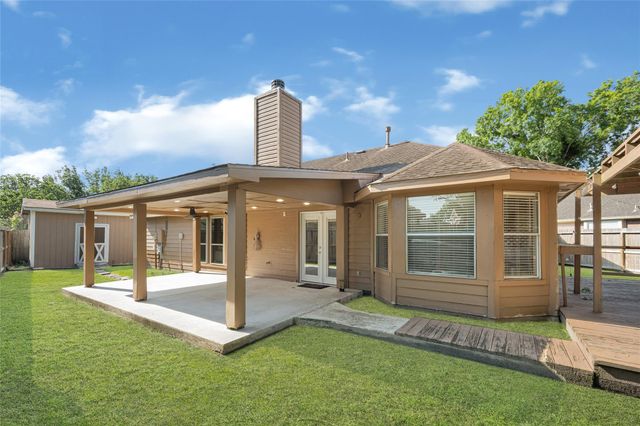 8607 Wood Drift Court, La Porte, TX 77571