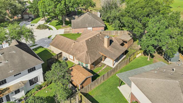8607 Wood Drift Court, La Porte, TX 77571