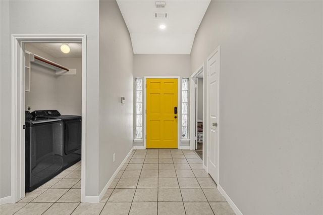 8607 Wood Drift Court, La Porte, TX 77571