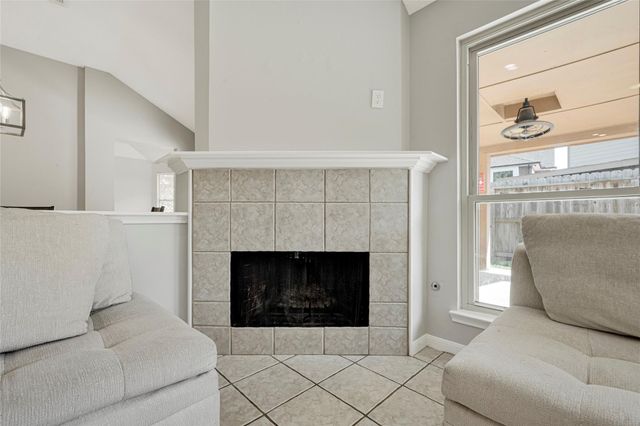8607 Wood Drift Court, La Porte, TX 77571